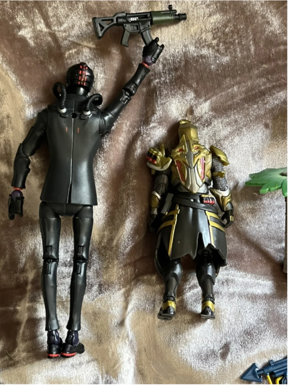 FORTNITE Hasbro Victory Royale Series Chaos Agent Collectible Action FigureBONUS